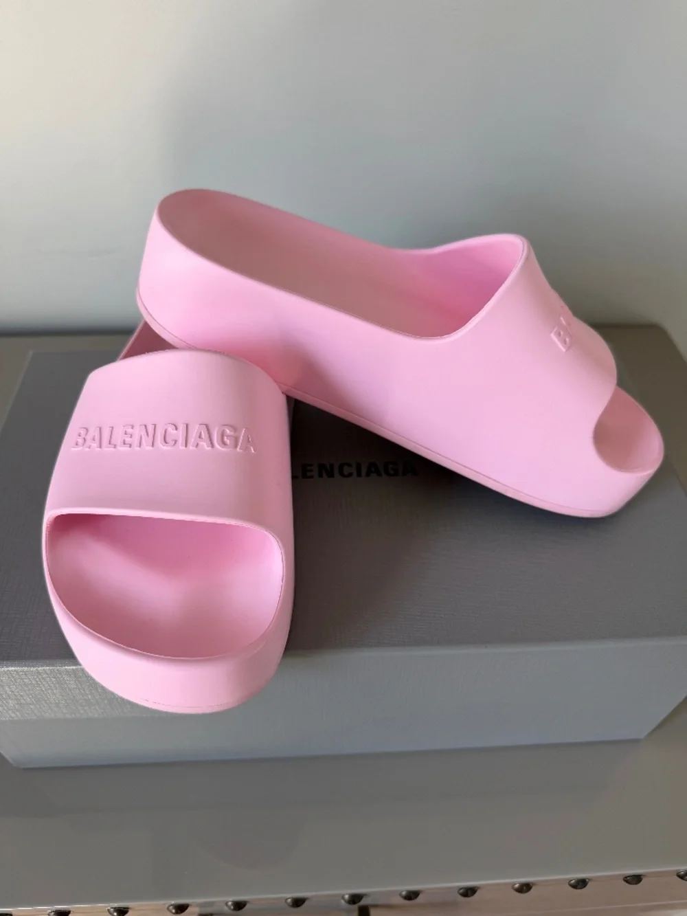 Balenciaga Chunky Slides Light Pink EU 39 – Authentic w/ Original Box